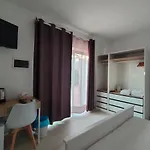 בית הארחה Zenia סאן תאודורו