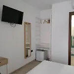Zenia בית הארחה 3*
